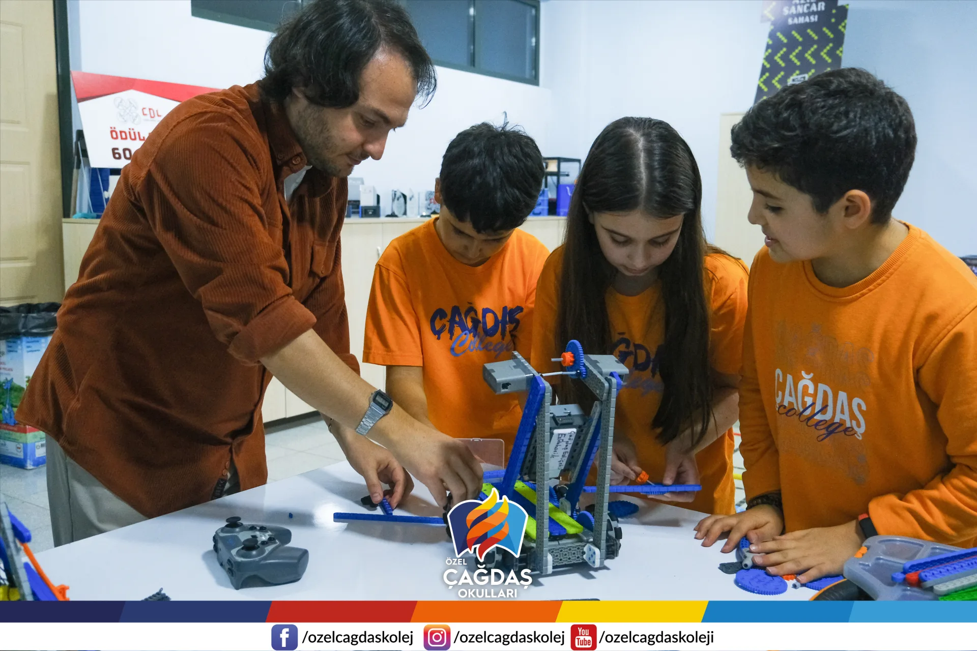 ORTAOKUL VE LİSE ROBOTİK KULÜPLERİMİZ CODEWEEK’TE!